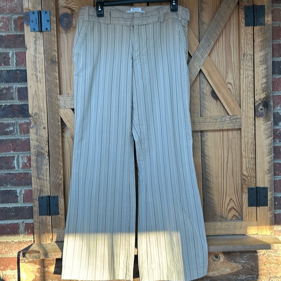 Old Navy Pants - Old Navy women’s tan, striped dress pants.